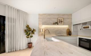 Avenal Noosa Views Pool Walk to Hastings St - 7