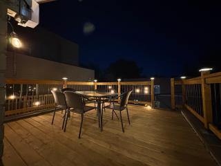 Bright 3BR Upper Duplex with Patio and Free Parking - 5