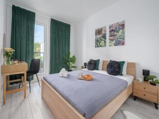 Central Apartment with Terrace - 2