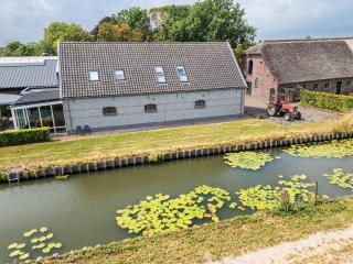 Farmhouse Retreat for 20 Guests in Snelrewaard - 9