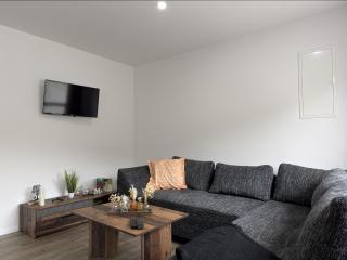 Spacious Lakeview Getaway - 8