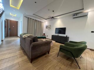 Adjiringanor 3BR - Pool & Gym at Preston Place - 5