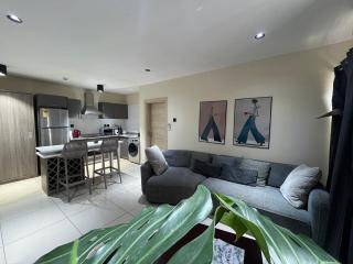 Airport City 1BR - Pool & Gym at The Gallery - 0