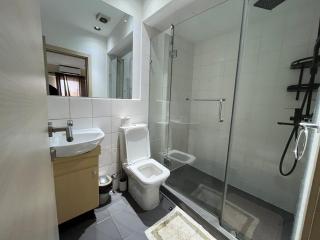Airport City 1BR - Pool & Gym at The Gallery - 5
