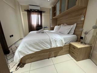 Airport City 1BR - Pool & Gym at The Gallery - 1