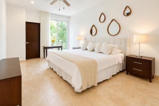 High-End Waterfront Condo at Secrets Waters - 8