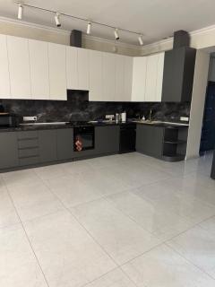 3 room or 2 bedroom modern apartment in the heart of Yerevan on Abovian street - 1