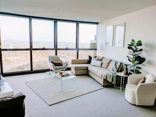 Highend Skytower CBD - 2BR 2BA with Expansive River Views - 0