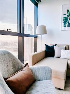 Highend Skytower CBD - 2BR 2BA with Expansive River Views - 5