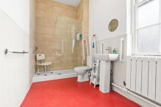 Compact Studio Single, Kitchen, WiFi, Parking in Dudley - 9
