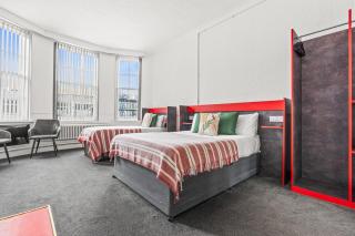Compact Studio Single, Kitchen, WiFi, Parking in Dudley - 3