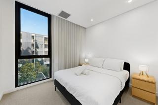 Coastal 2-Bed Apartment with Rooftop Pool - 6