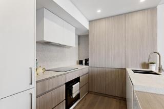 Coastal 2-Bed Apartment with Rooftop Pool - 2