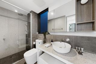 Coastal 2-Bed Apartment with Rooftop Pool - 1