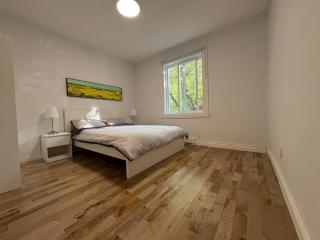 Bright Spacious 3BR with 2 Baths and Private Parking - 8