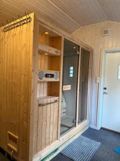 Cabin in Oksfjordhamn - 3
