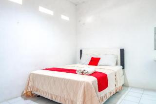 RedDoorz near Eco Green Park Batu - 0