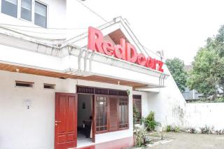 RedDoorz near Eco Green Park Batu - 6