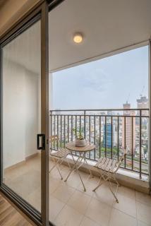 3br-4 Bed Luxury Central & Bitexco Skyline-The Tresor-Hana Apart 23 - 1