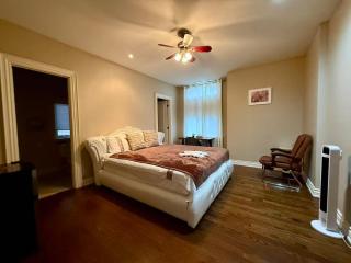 Elegant Guesthouse near Sheppard Subway with Private Ensuite Rooms - 8