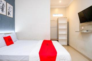 RedDoorz at Berlian Homestay Malioboro Yogyakarta - 3