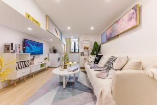Book and Bed- East Nanjing Road - 0