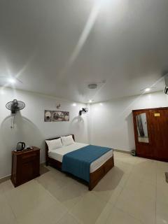 Cat Ba Manh Vuong Central Hotel - 4