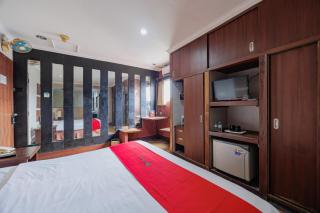 RedDoorz near Waterboom Lippo Cikarang - 3