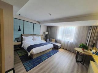 Echarm Hotel Yingshang High-speed Railway Station Wuzhou Wanhui Plaza - 9