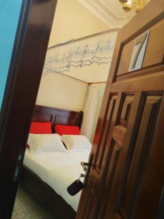 Mula's Suites Motel - 6
