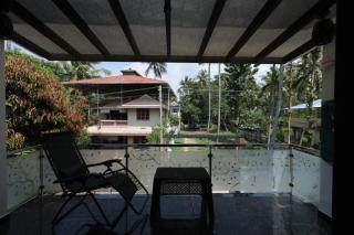 Santosham Homestay - 5