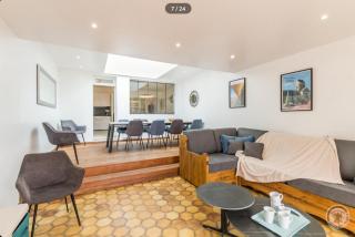 leBel endroit 145m2 , terrain et terrasse de 350m2 au coeur des commerces ,à proximité de la mer et tous services inclus - 2