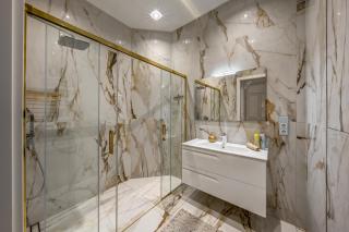 Heart of Budapest Luxury Apartment with Amazing View - 5