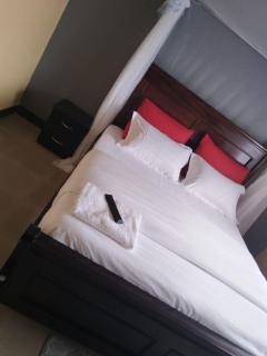 Mula's Suites Motel - 8