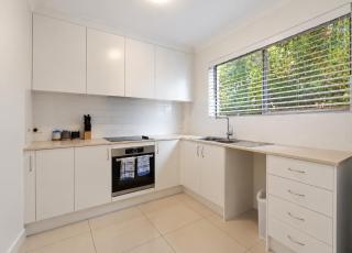 Stylish 2BRM Apt Close to Gabba with Parking & Wifi - 7
