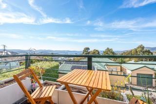 The Hobart Horizon - Panoramic City and River Views - 0