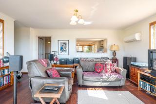 The Hobart Horizon - Panoramic City and River Views - 9