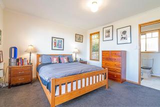 The Hobart Horizon - Panoramic City and River Views - 7