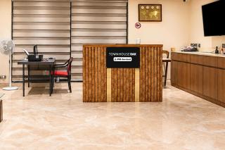 Super Townhouse Oak DLF Newtown Bus Terminal - 7