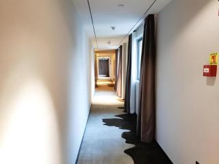 GreenTree Eastern Chongqing Yangjiaping Pedestrian Street Mixc Hotel - 4