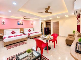 Hotel The R-Beach Ember Near Jagannath Temple # Sea Beach # Resturent # Lift and Parking - fully Air Conditioning Rooms # A Top Rated Hotel - 9