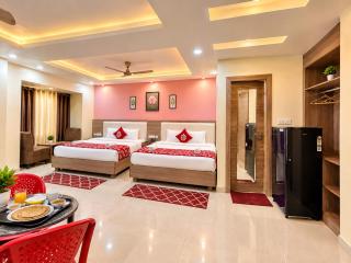 Hotel The R-Beach Ember Near Jagannath Temple # Sea Beach # Resturent # Lift and Parking - fully Air Conditioning Rooms # A Top Rated Hotel - 0