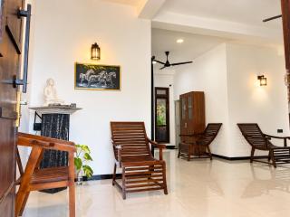 Noonna Beach Hotel - 1