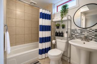 Modern Cozy Suite - Central NW Calgary - 5