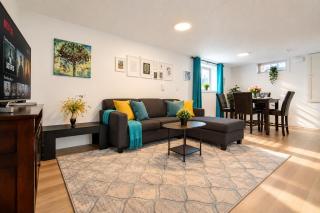 Modern Cozy Suite - Central NW Calgary - 0