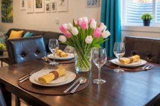 Modern Cozy Suite - Central NW Calgary - 9
