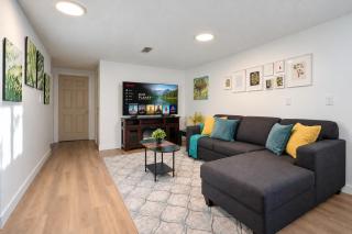 Modern Cozy Suite - Central NW Calgary - 4