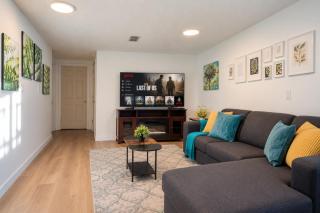 Modern Cozy Suite - Central NW Calgary - 3