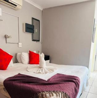 Eeufees Lodge and Conferencing - 1