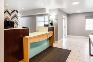MainStay Suites Chicago Hoffman Estates - 4